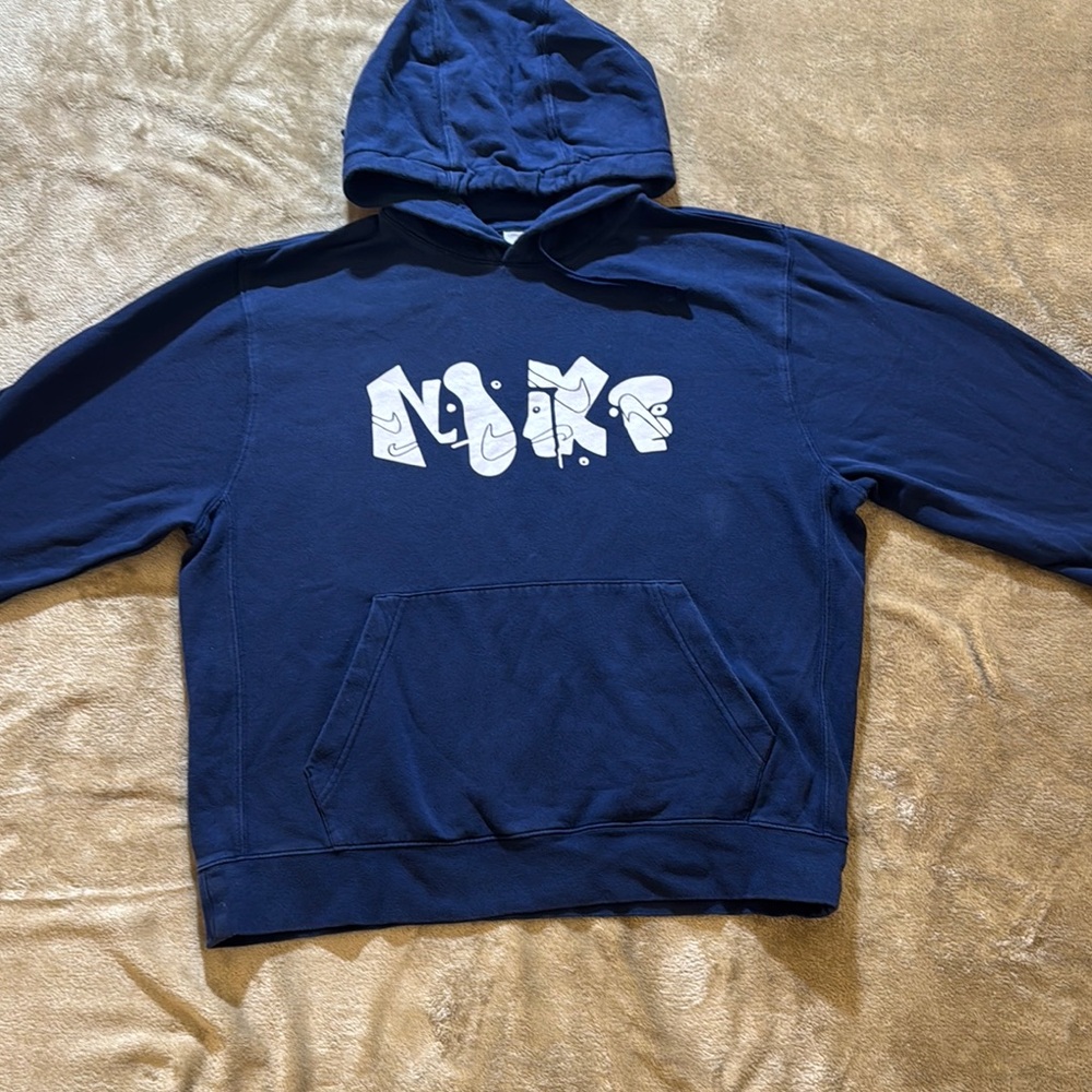 Nike Men's Navy Blue Zip-Up Hoodie with White Graphic